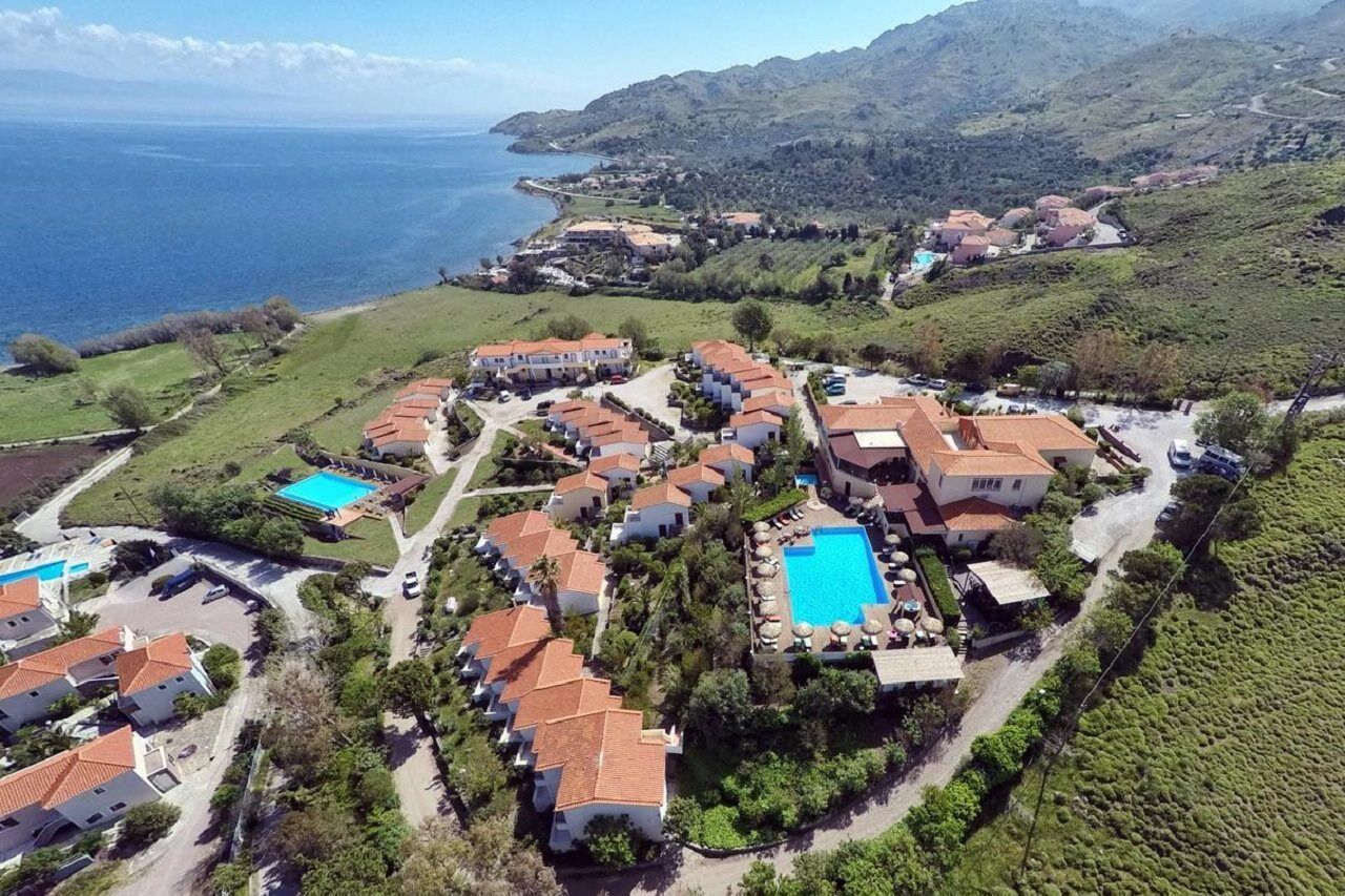 Belvedere Aeolis Hotel Митимна Экстерьер фото